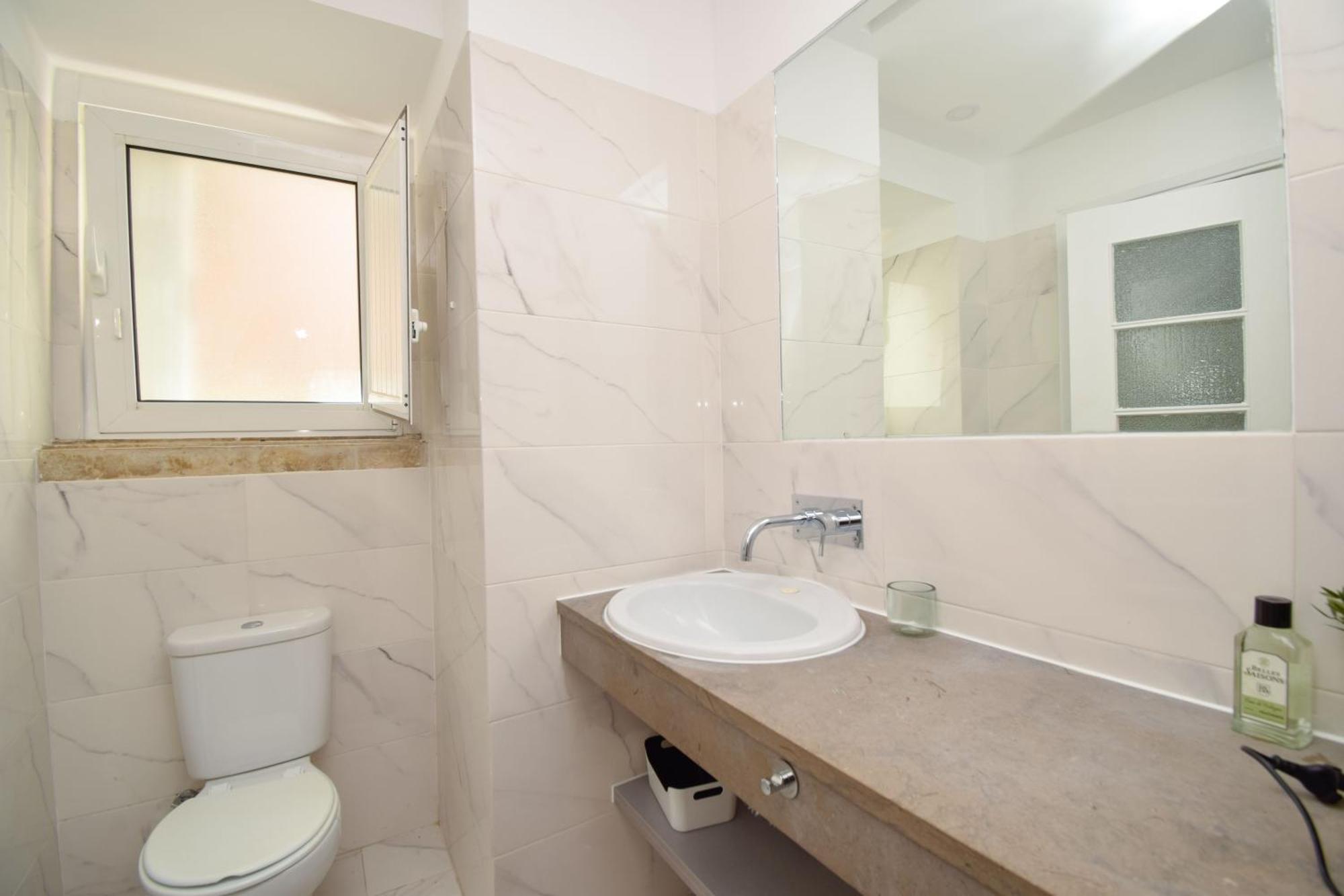 Appartement Charming Near Metro
