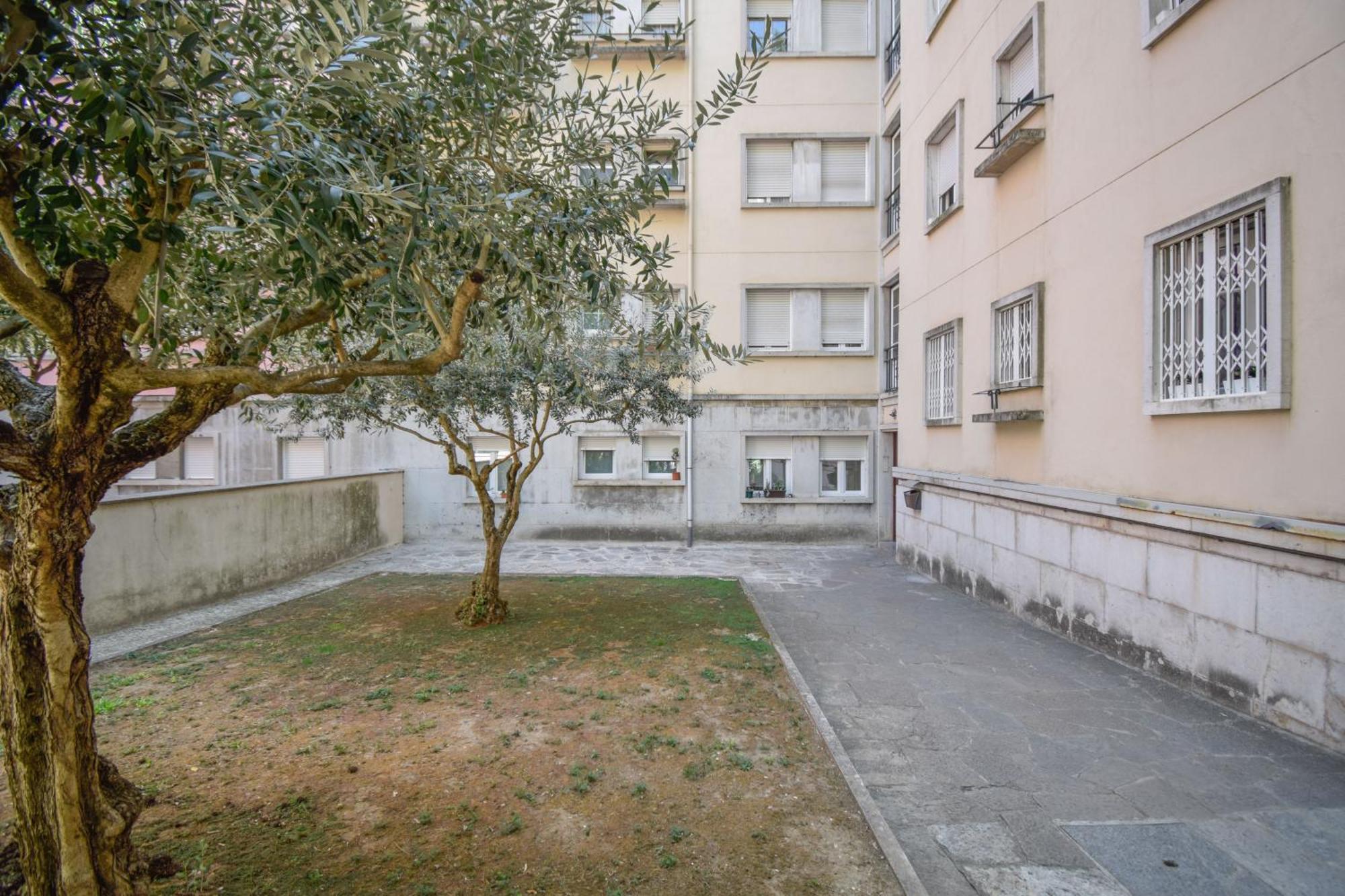 Appartement Charming Near Metro